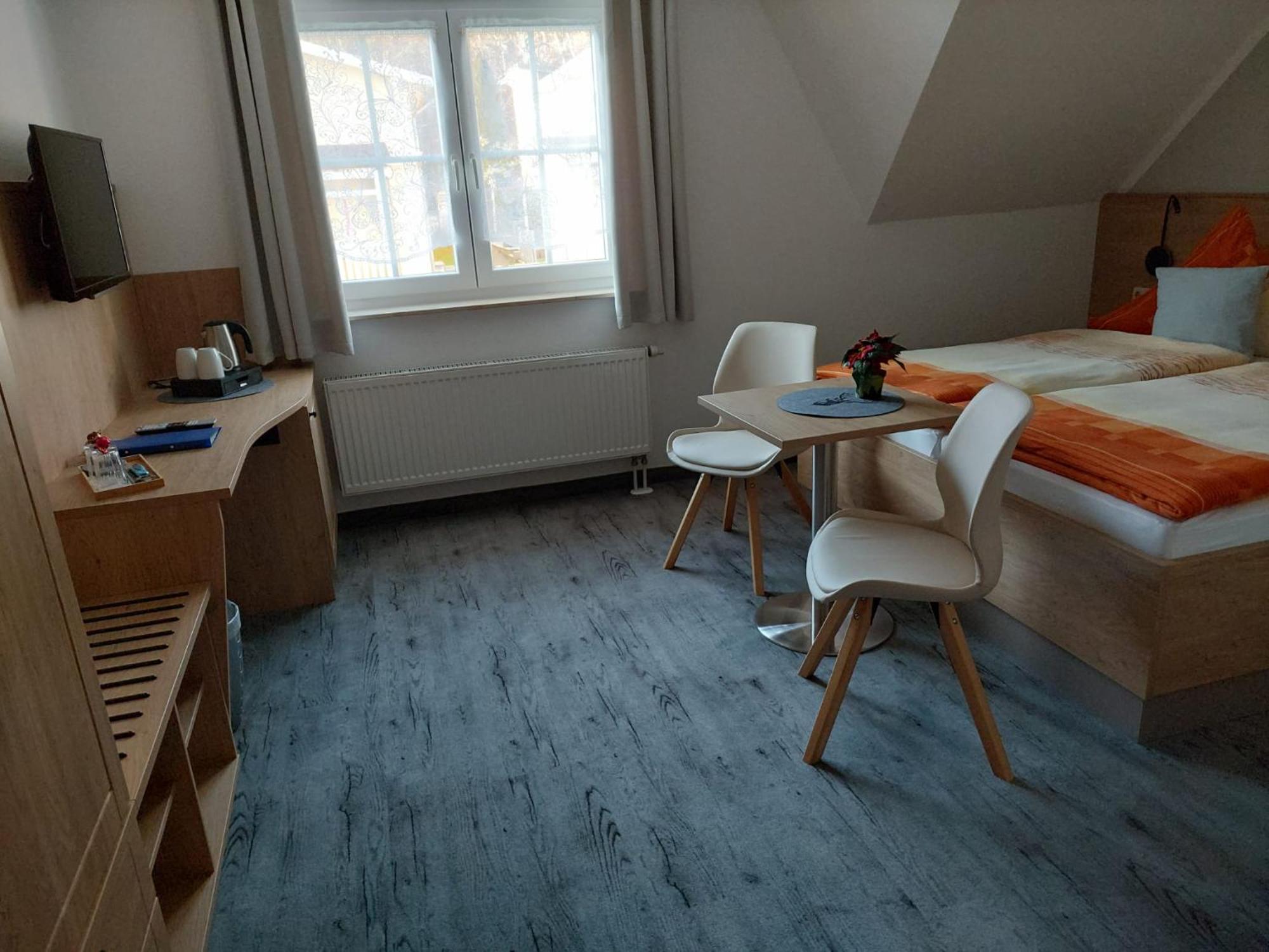 Double Room,1756575744:JPEG